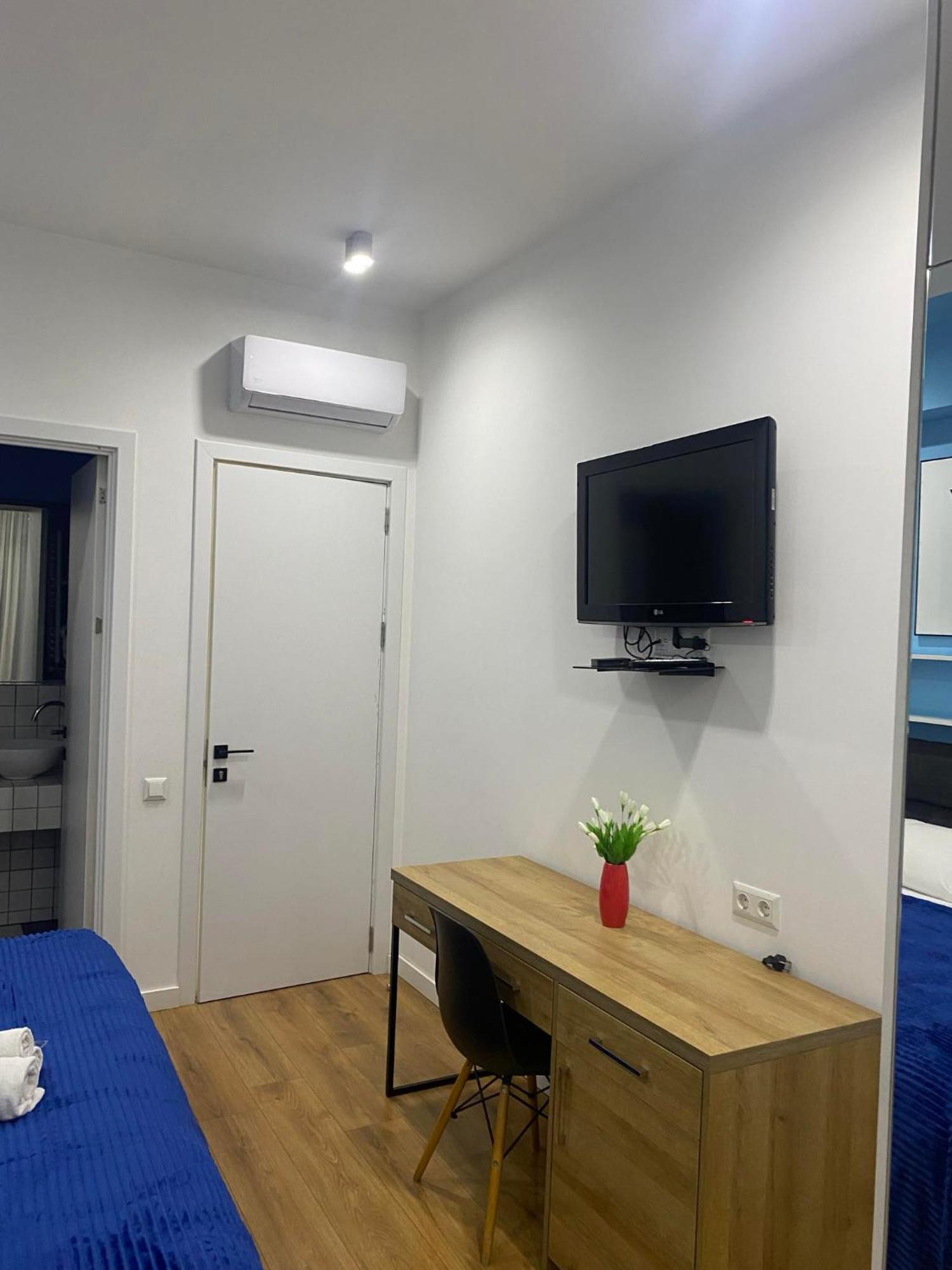 Vere Side Hotel Tbilisi Buitenkant foto